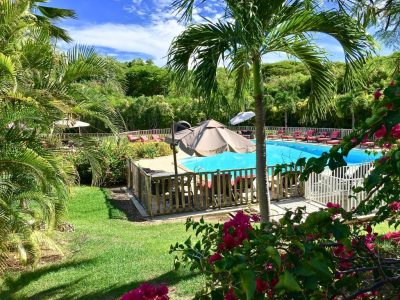 hebergement-residence-hoteliere-le-vallon-piscine-guadeloupe