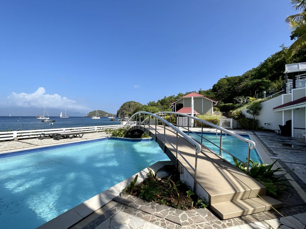 hebergement hotel-bois-joli-vue-piscine les saintes dependance de la guadeloupe