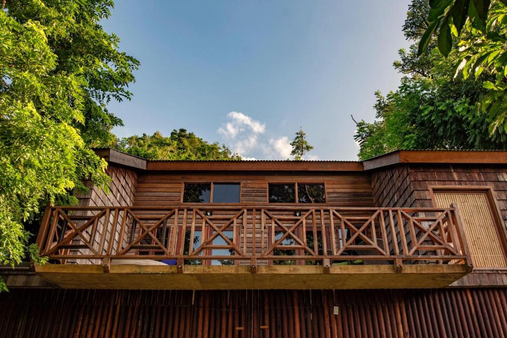 hebergement jungle-bay-exterieur dominique