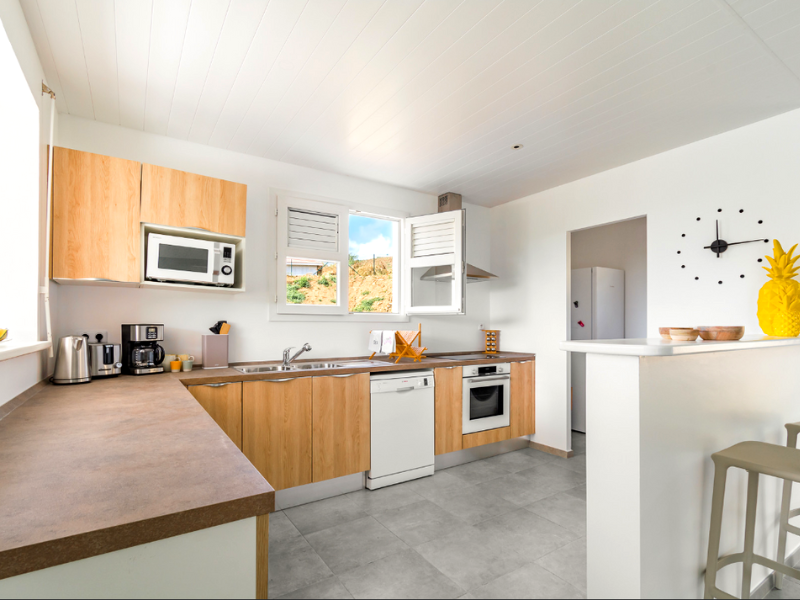 hebergement-villa-2vitropi02-cuisine-martinique