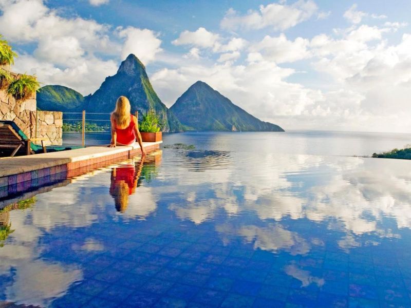 hebergement-hotel-Jade-mountain-piscine-vue-sur-les-pitons-sainte-lucie