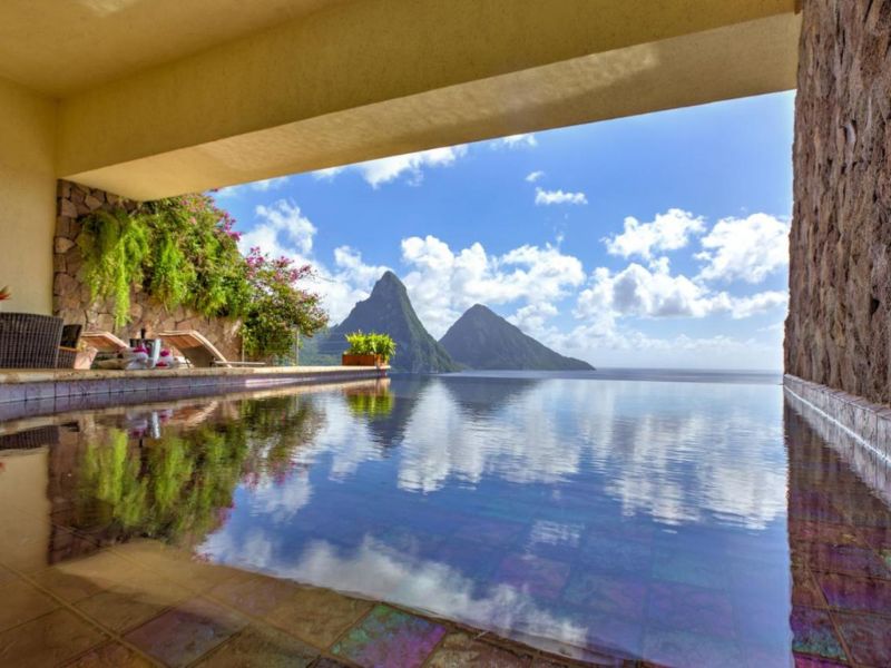 hebergement-hotel-Jade-mountain-piscine-avec-vue-sainte-lucie