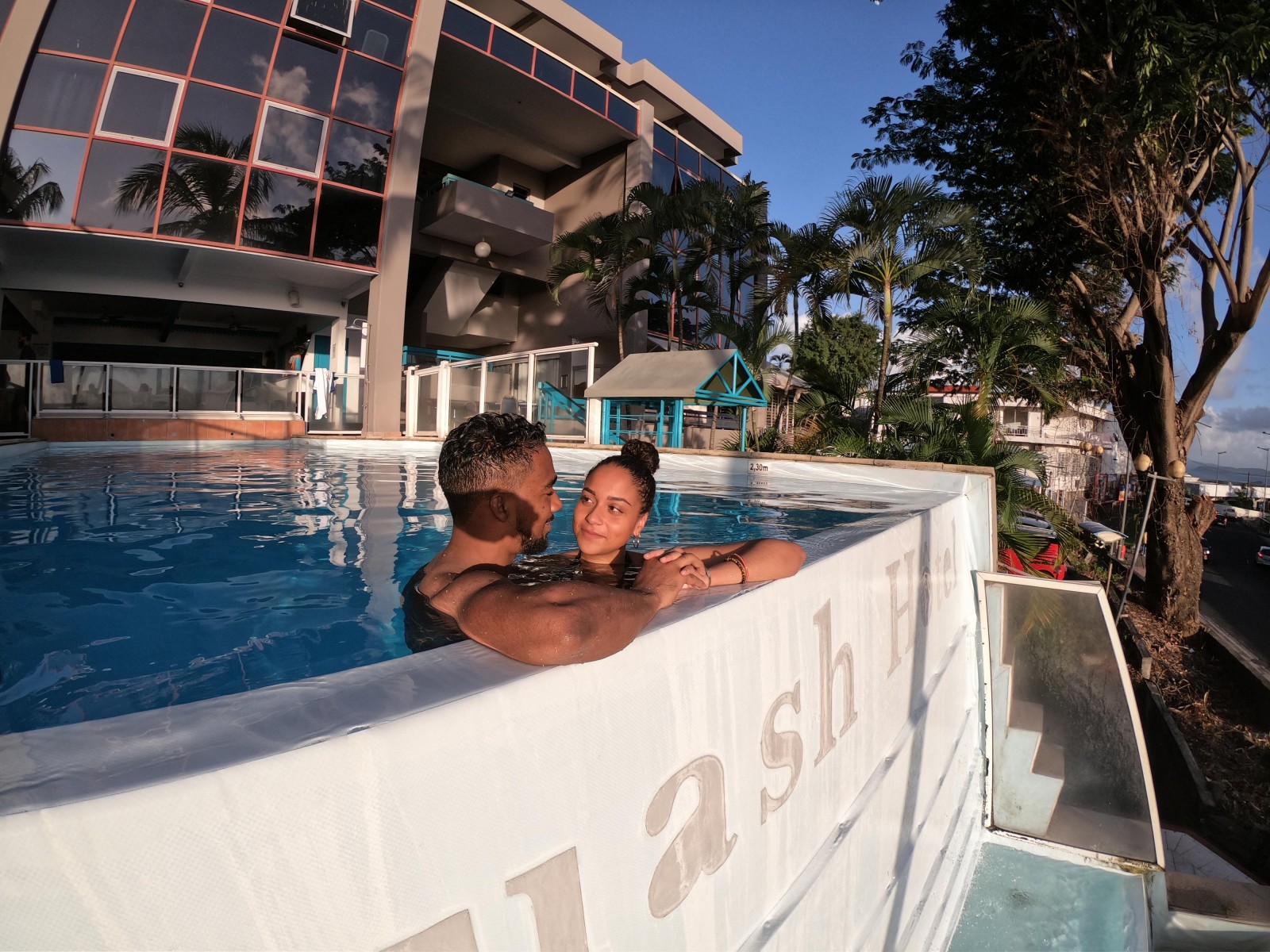 hebergement-KARIBEA-HOTEL-SQUASH-piscine-martinique