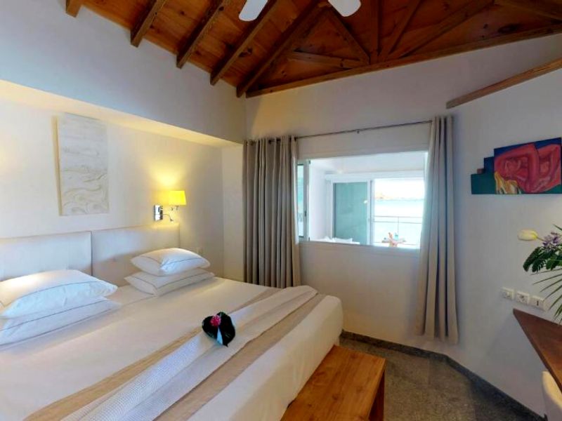 hebergement-hotel-les-ondines-sur-la-plage-chambre-saint-barthelemy